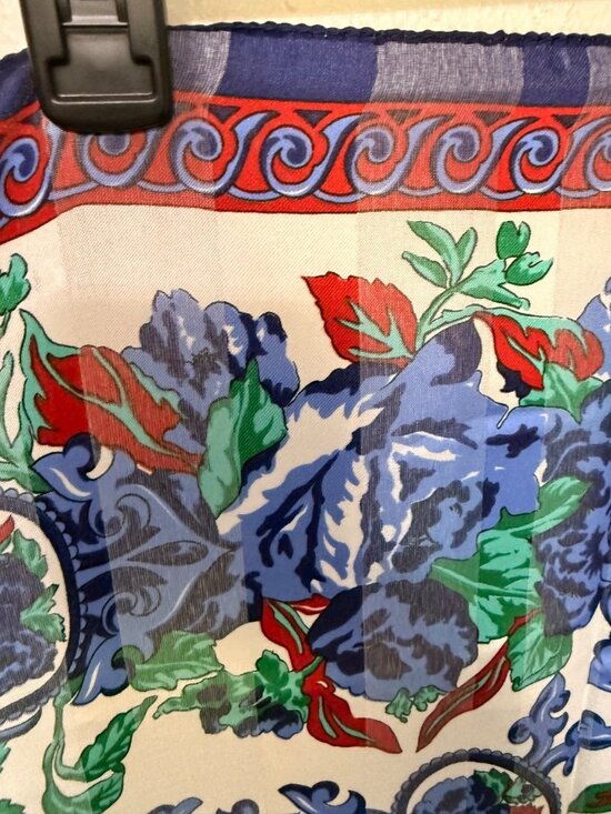 Unbranded Scarf Square 31x31 Red White Blue Floral - Picture 2 of 2